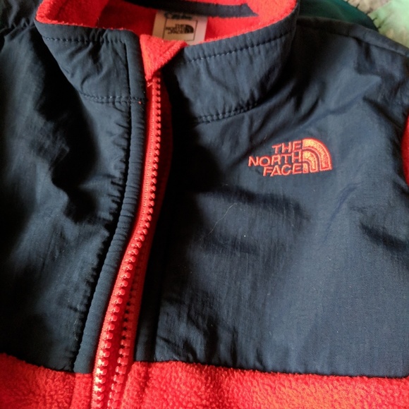 VGUC Infant North Face fleece jacket 6-12m - Picture 3 of 4